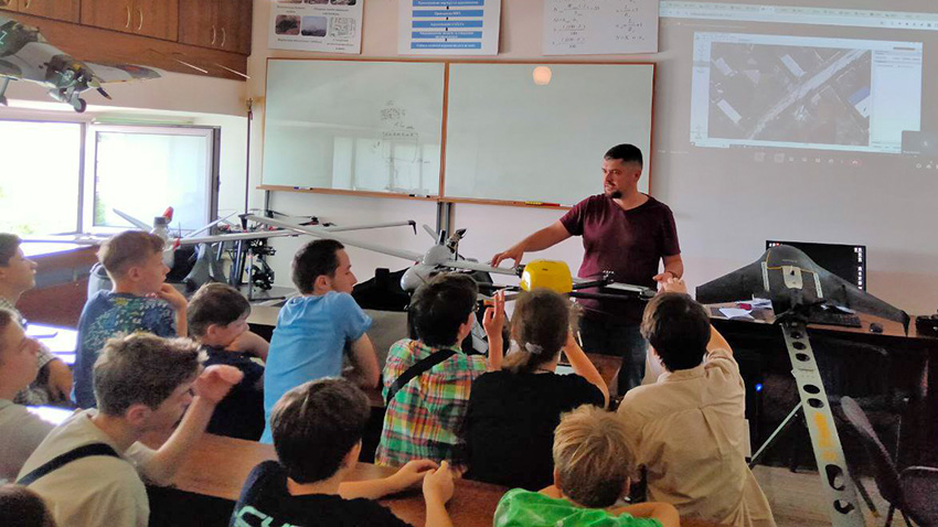 Про академію