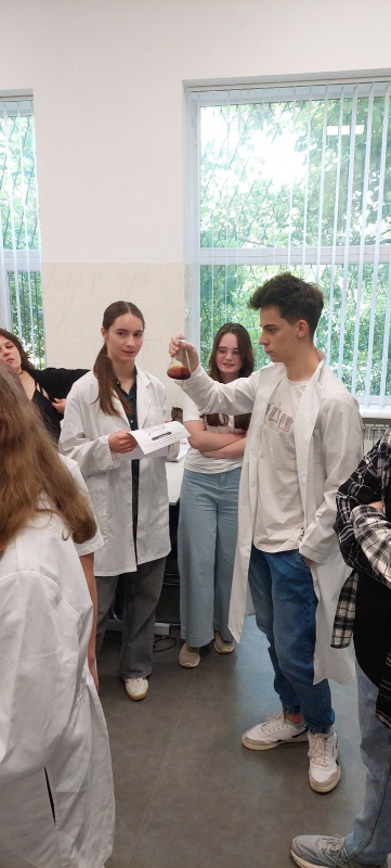 Про академію