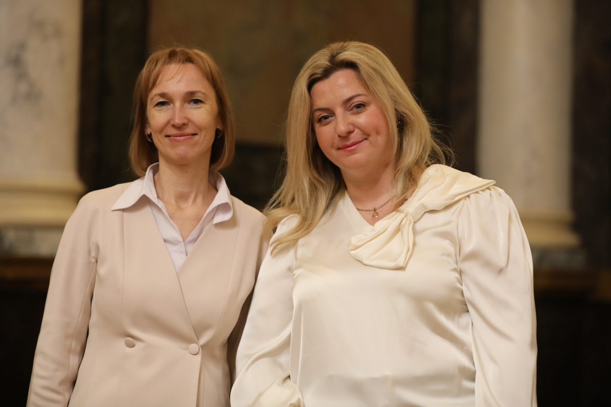 Фото із вручення подарунків