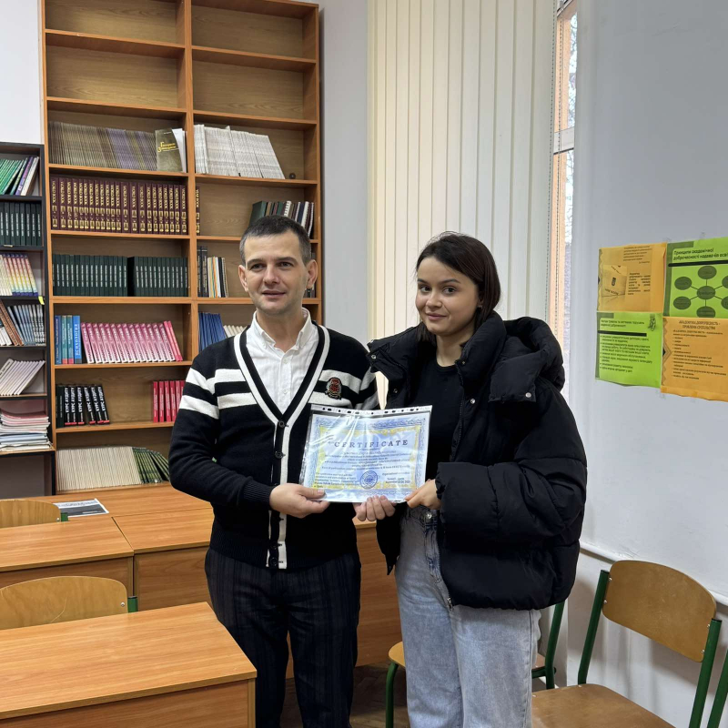 Фото із вручення сертифікатів