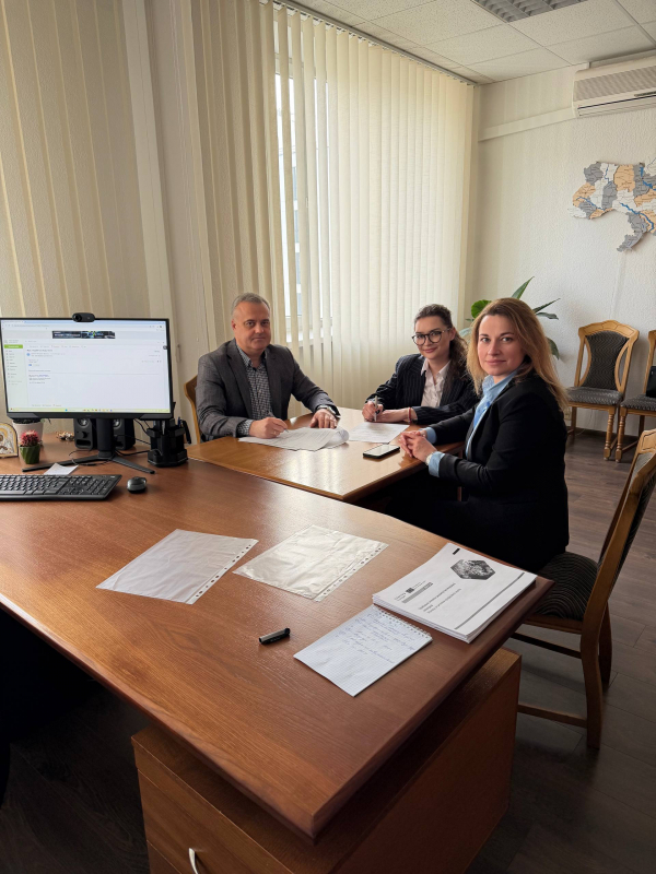 Фото з підписання угоди про співпрацю