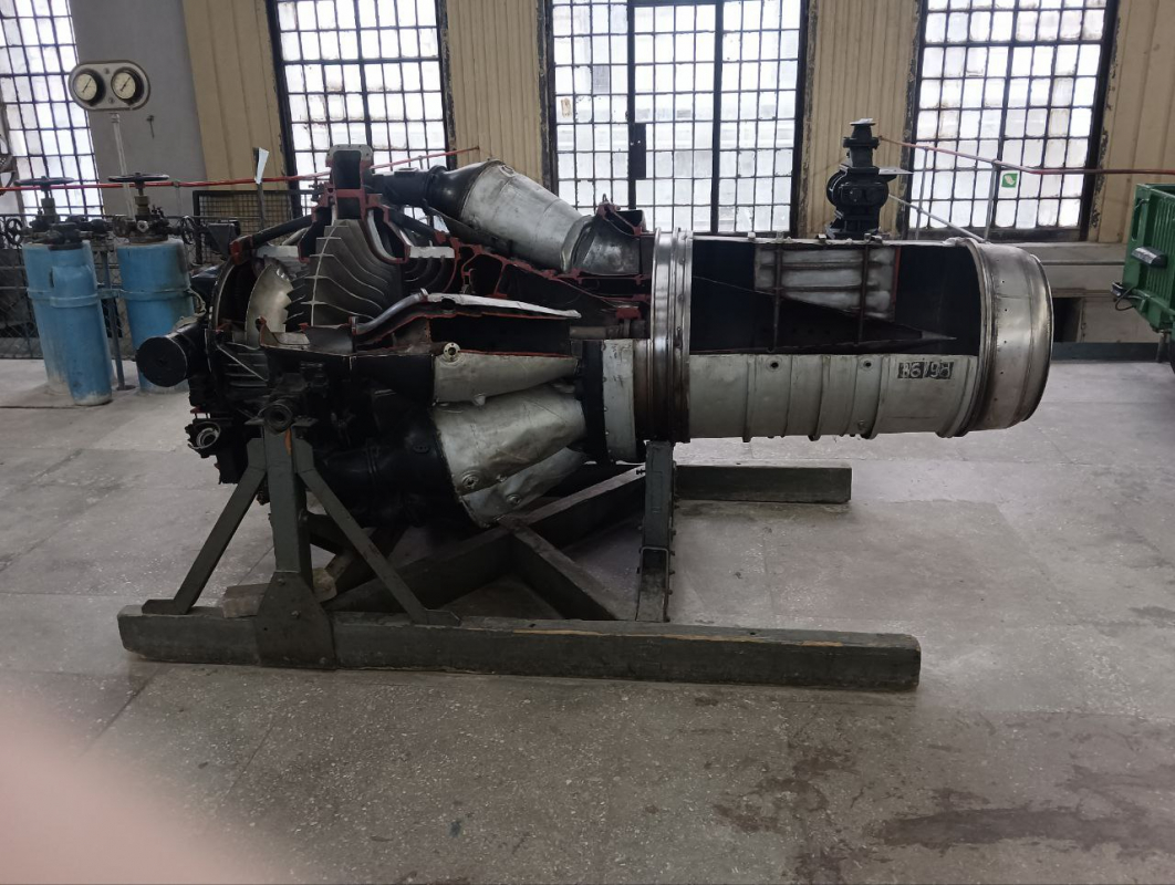 Фото із заходу