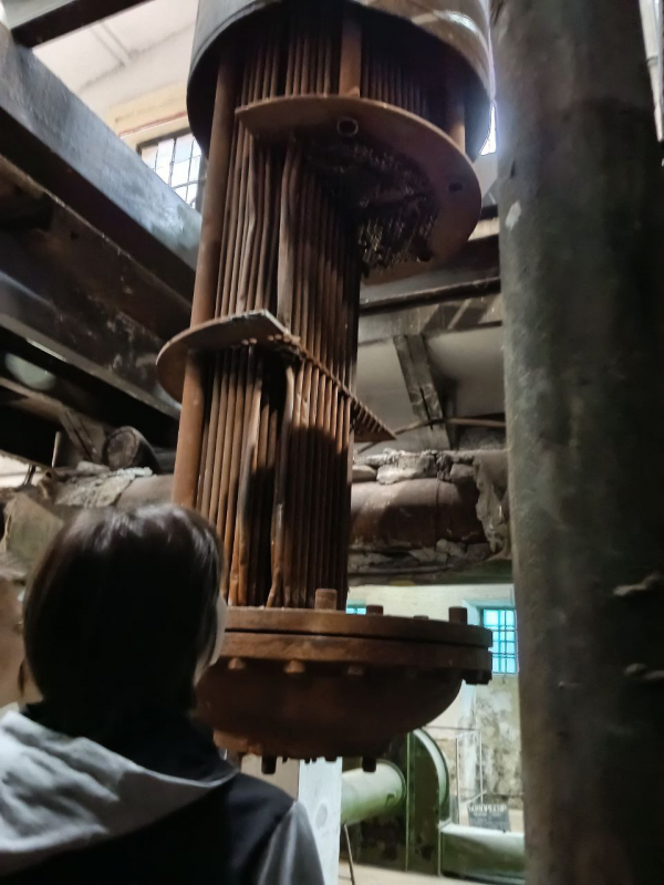 Фото із заходу