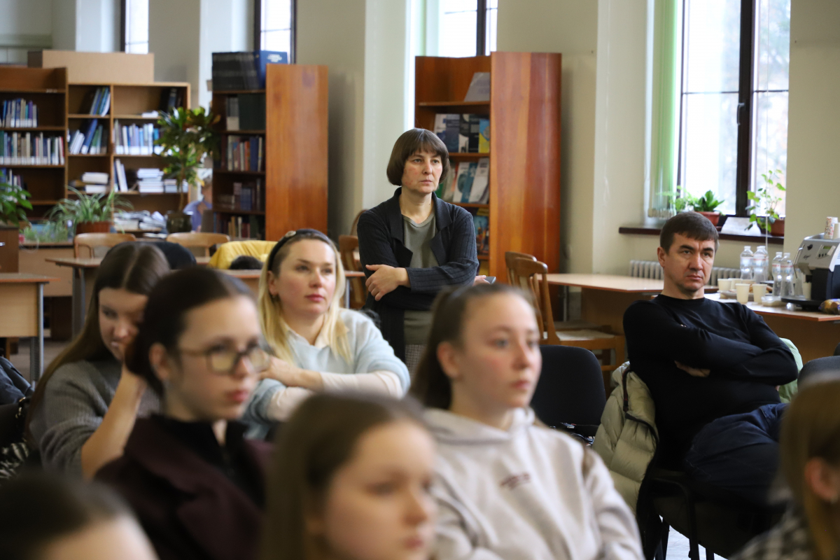 Фото із заходу в НТБ