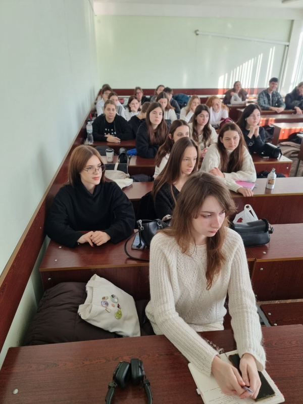 Фото із заходу