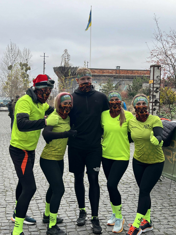 Фото із заходу