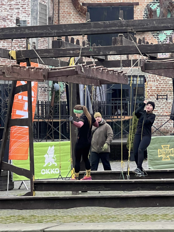 Фото із заходу