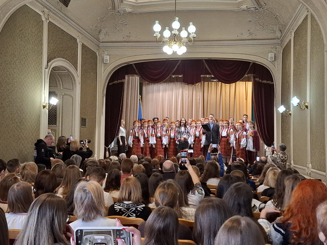 Фото з нагородження переможців конкурсів