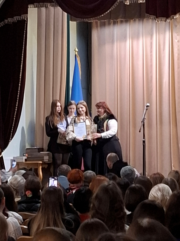 Фото з нагородження переможців конкурсів