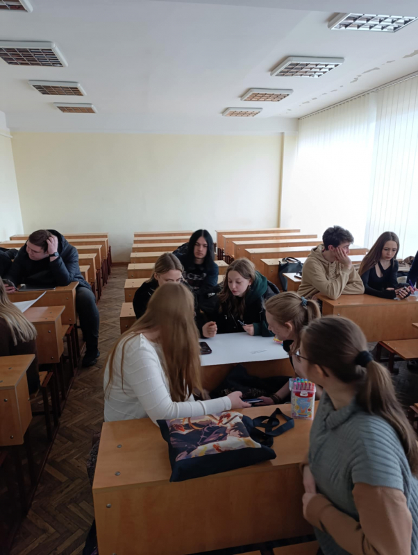 Фото із заходу