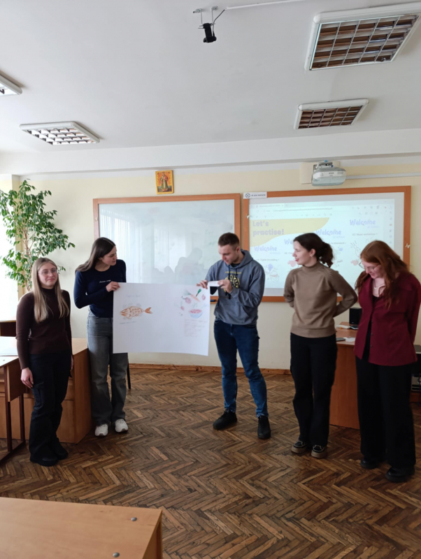 Фото із заходу