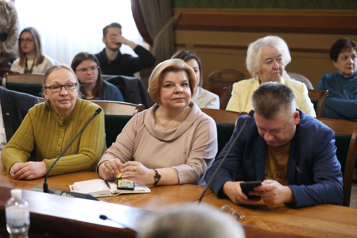 Фото із симпозіуму