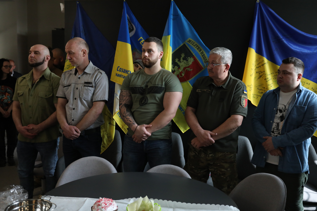 Фото із заходу