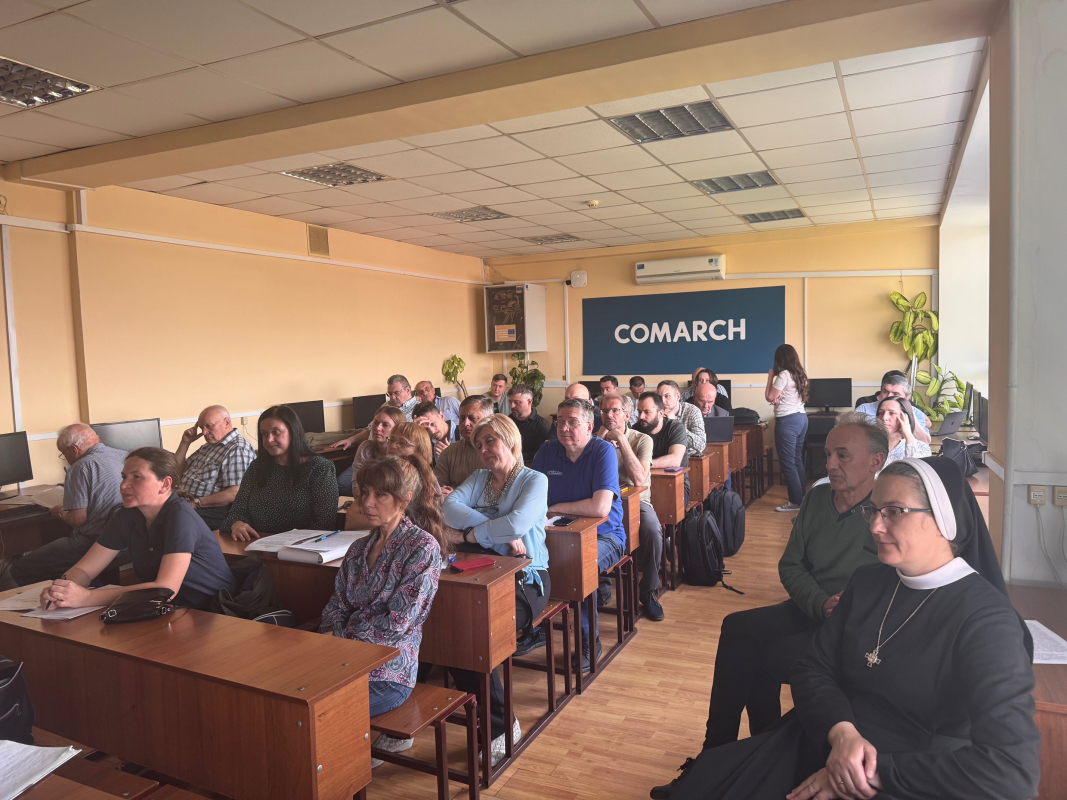 Фото із заходу