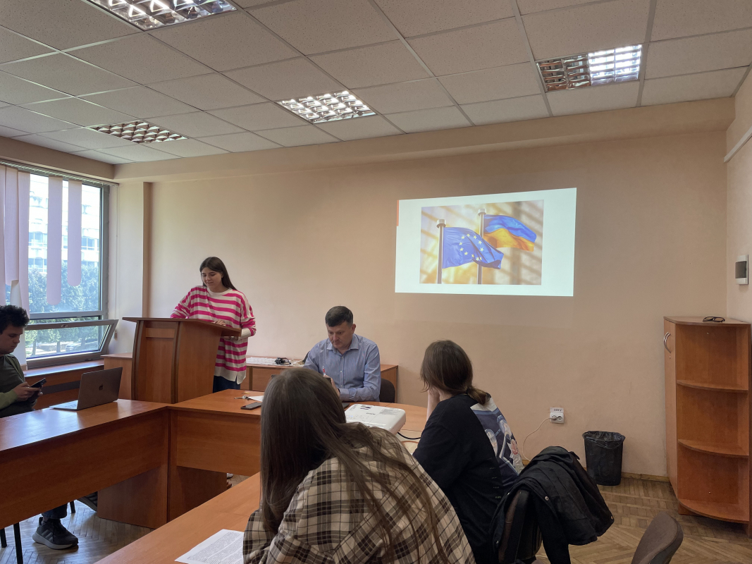 Фото із круглого столу