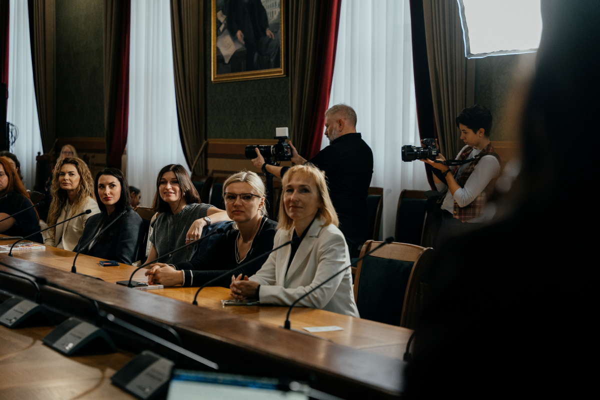 Фото із круглого столу