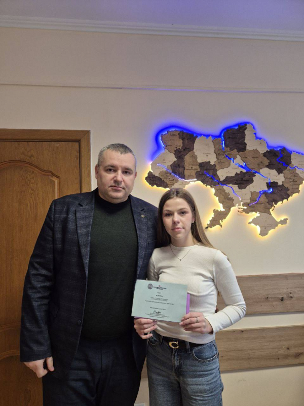 Фото із вручення сертифікатів