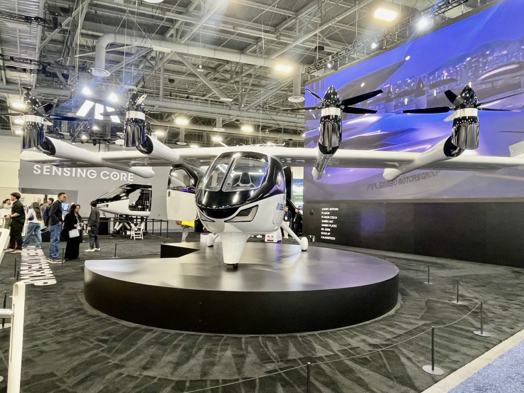 Фото з виставки у США