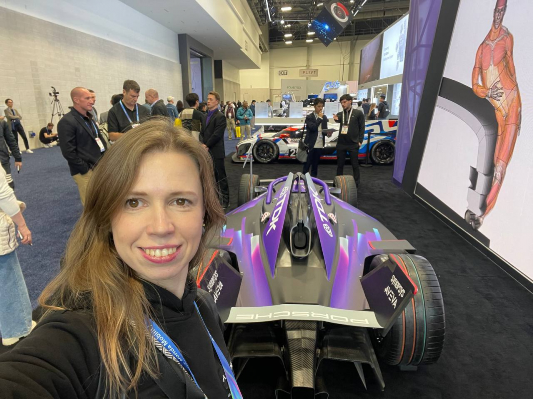 Фото з виставки у США