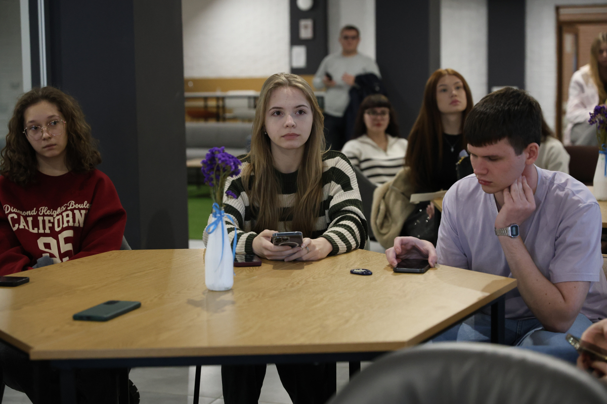 Фото із заходу Центру тьюторства та менторства