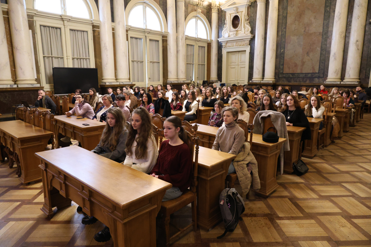 Фото з випуску