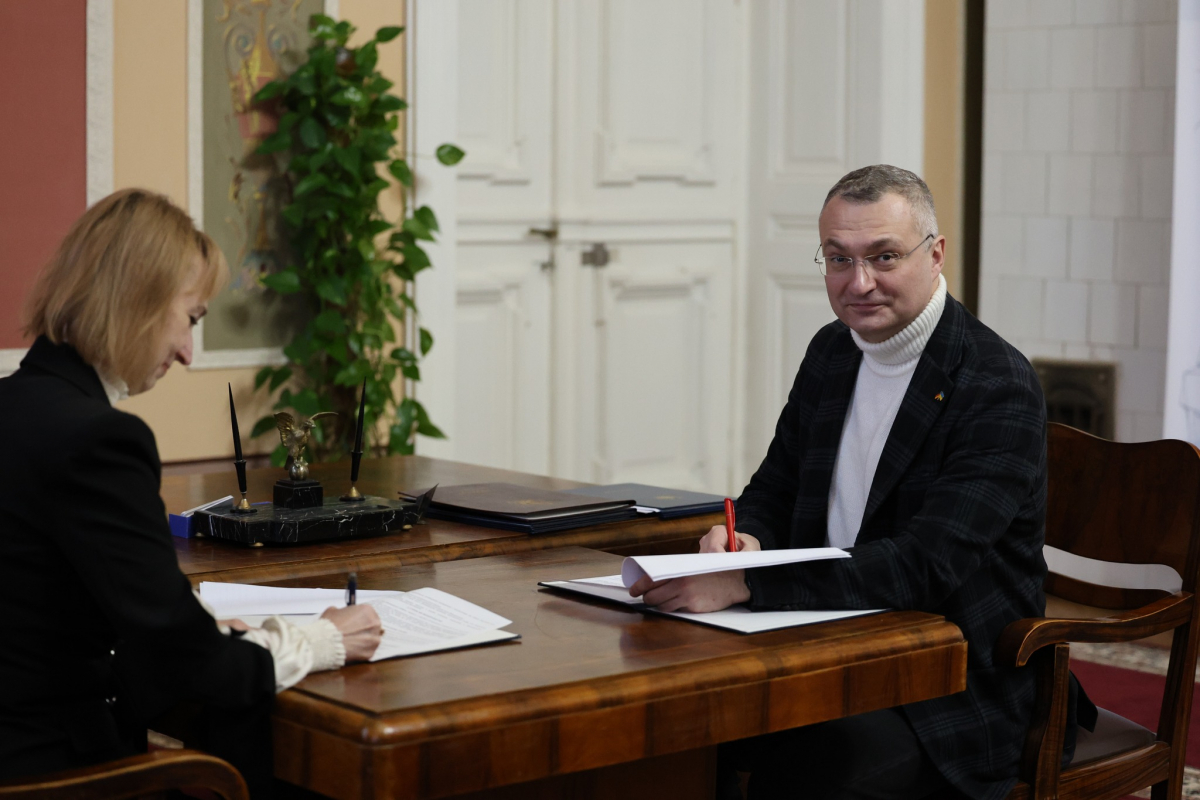Фото з підписання меморандуму про співпрацю