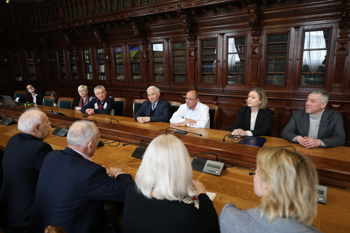 Фото з підписання меморандуму про співпрацю