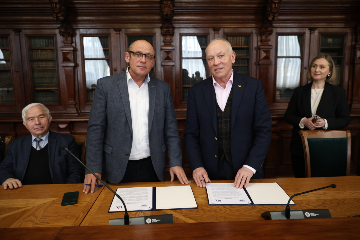 Фото з підписання меморандуму про співпрацю