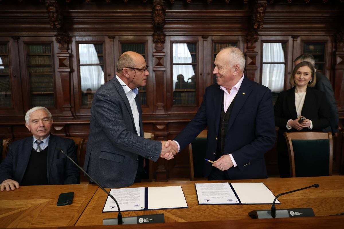 Фото з підписання меморандуму про співпрацю