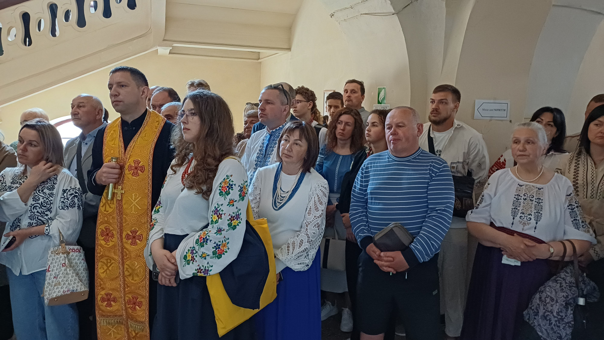 Фото з відкриття меморіальної таблиці