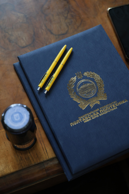 Фото з підписання меморандуму про співпрацю