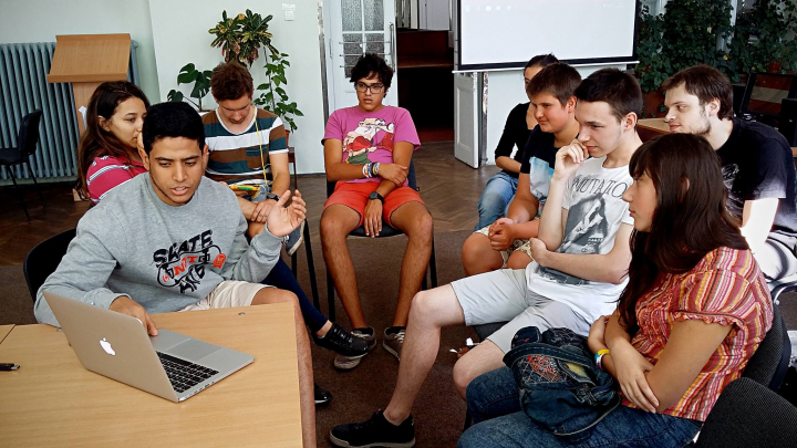 екологічна лекція проекту Green it від молодіжної організації Aiesec Lviv