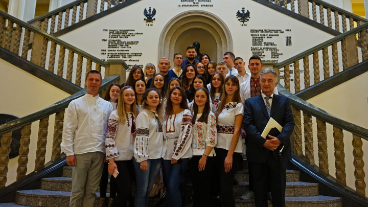 студенти в Гірничо-металургійній академії у місті Кракові