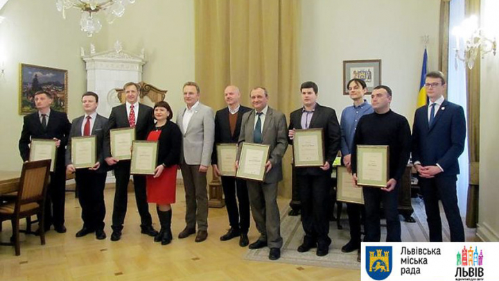 фото мера Львова з викладачами Університету