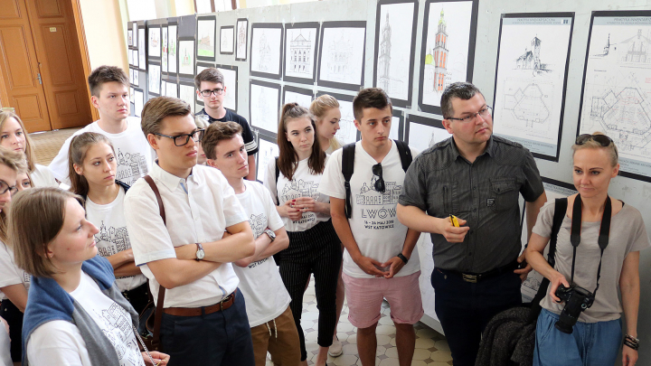 польські студенти презентували виставку живопису