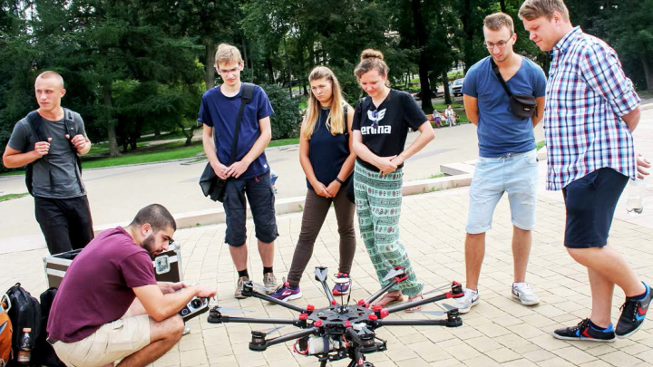 Німецькі студенти і політехніки проходять геодезичну практику у Львові