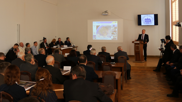 на семінарі «Використання космічних технологій в інтересах національної економіки Карпатського регіону»