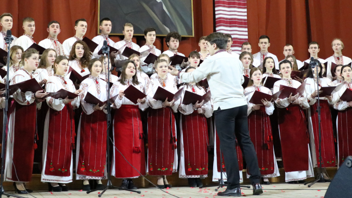 Народна хорова капела студентів «Гаудеамус» та Народний чоловічий хор «Орфей»