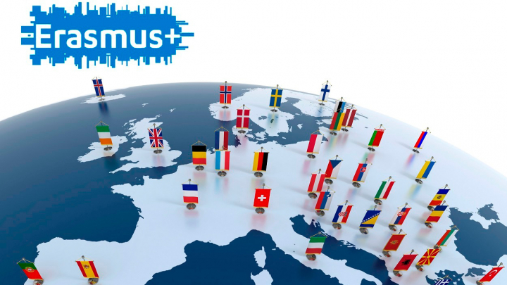 Мапа Європи з написом Erasmus+