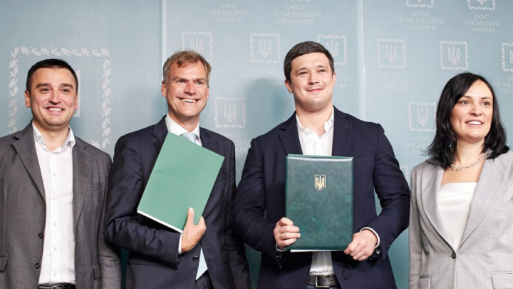 представники Міністерства цифрової трансформації України та Microsoft