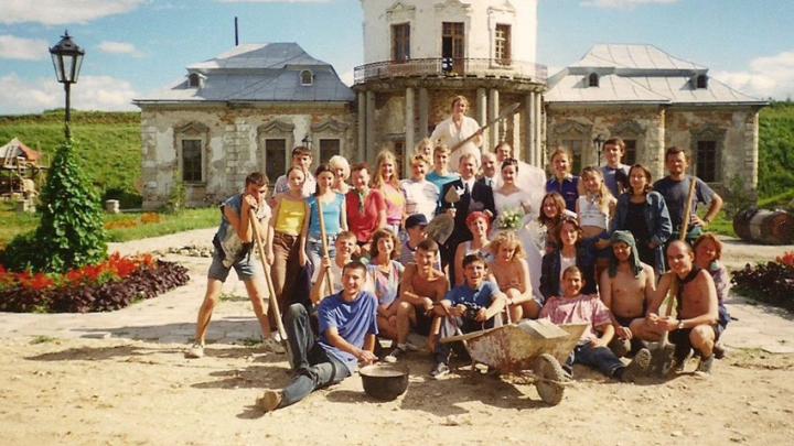 студенти на реставраційних роботах