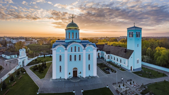 фото храму міста Володимир-Волинського