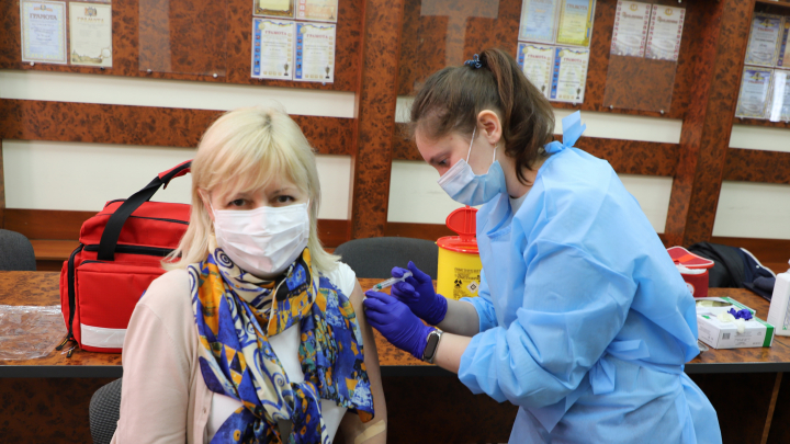 Фото із вакцинування працівників Львівської політехніки