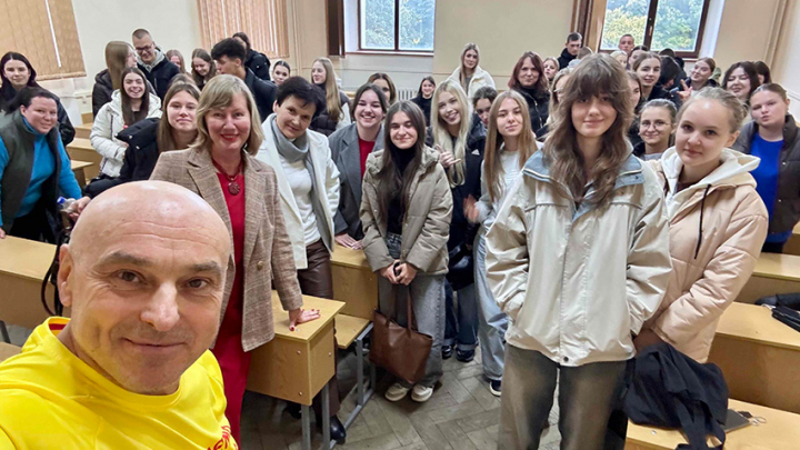 Фото із зустрічі на кафедрі туризму