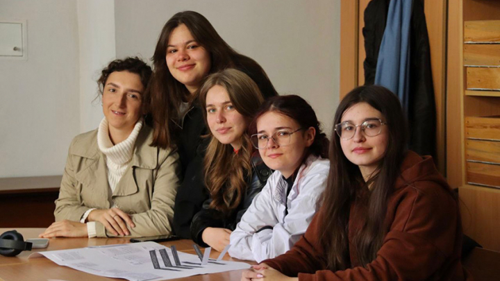 Фото із заходу