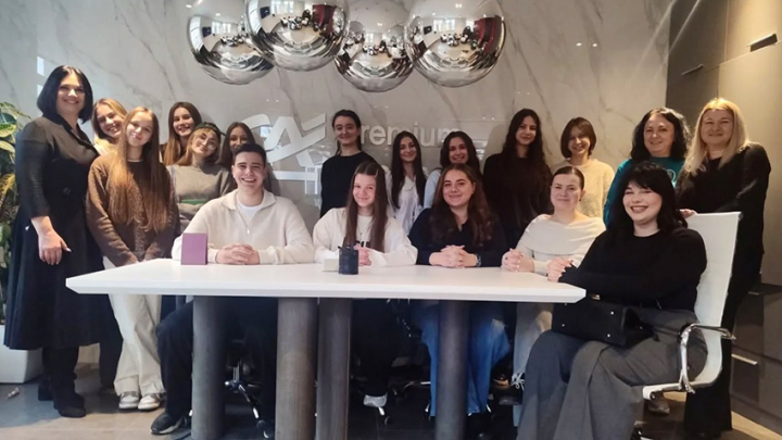 Фото з відвідин банку