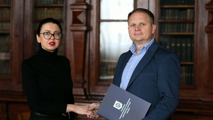 Фото з підписання угоди про співпрацю