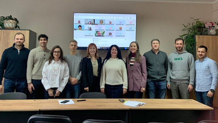 Фото із круглого столу